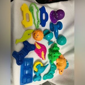 Play-Doh Multicolor toy tool lot. Dinosaurs, Sea Creatures, Vehicles